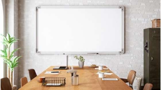 The Trend of Magnetic Glass Boards Vs Traditional Board